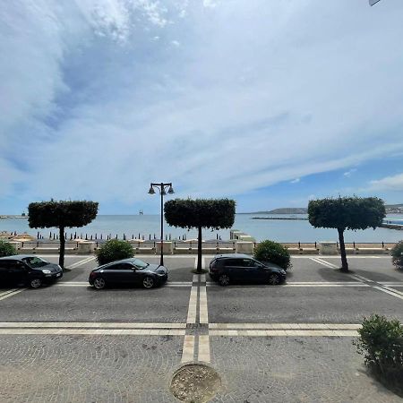 La Finestra Sul Mare B&B Crotone Exterior photo