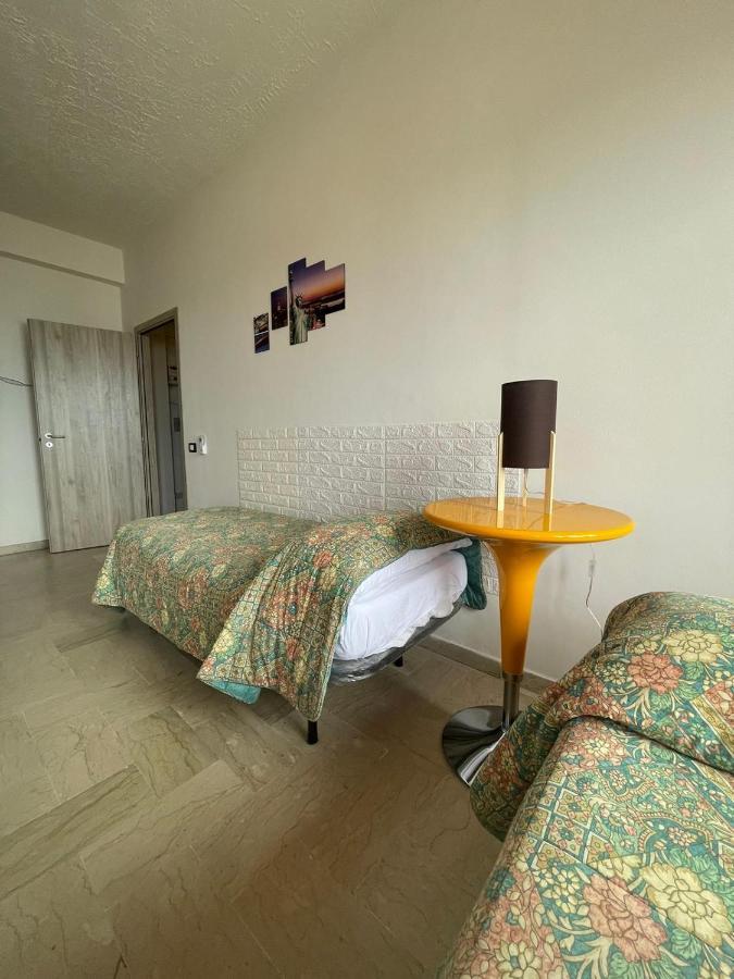 La Finestra Sul Mare B&B Crotone Exterior photo