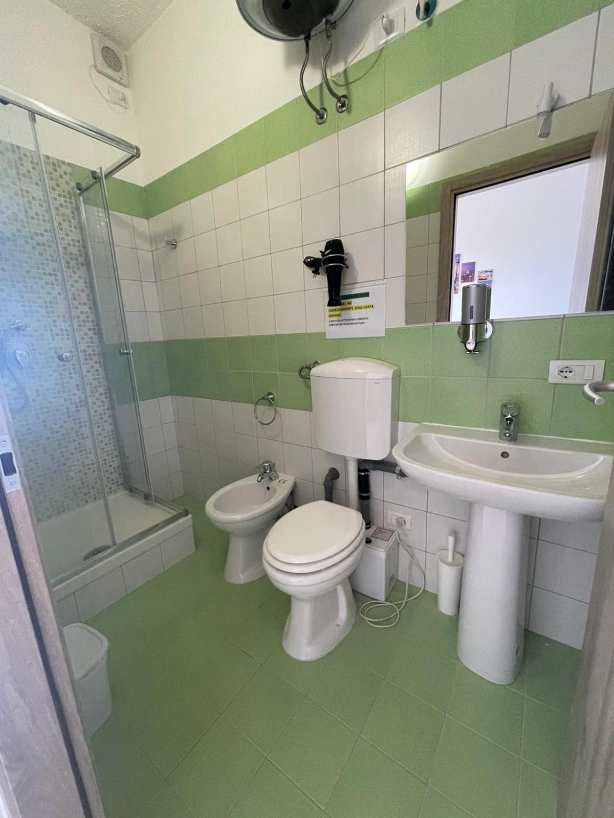 La Finestra Sul Mare B&B Crotone Exterior photo