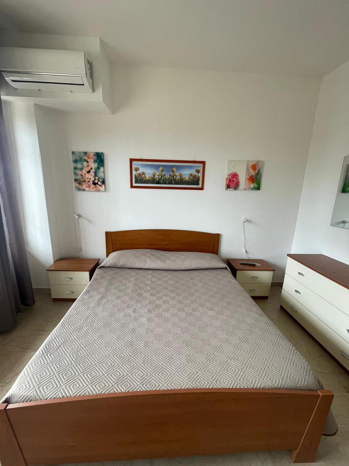 La Finestra Sul Mare B&B Crotone Exterior photo